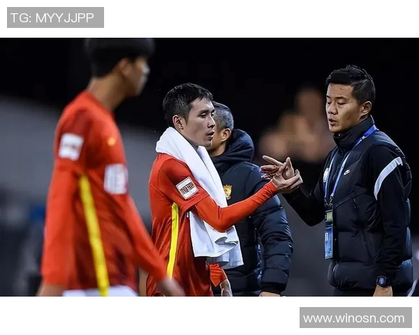 广州足球队在邀请赛中以100分稳居积分榜首位展现强大实力 广州足球队在邀请赛中以100分稳居积分榜首位展现强大实力