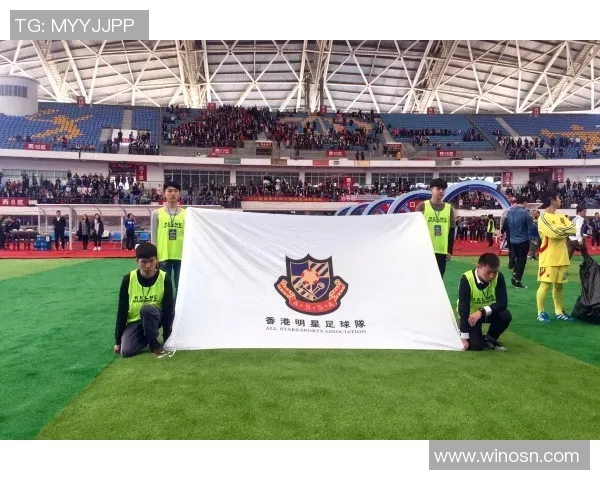 足球明星携手传递爱心温暖瞬间精彩图片素材分享