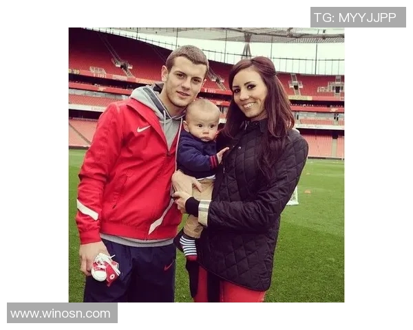 足球明星私密瞬间曝光引发热议球迷热衷分享激凹照背后的故事与情感